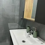 Oni * Tirana